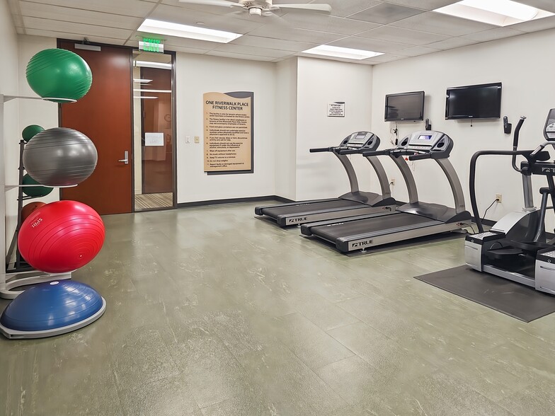 More Photos Of 700 N Saint Marys St, San Antonio Coworking Space