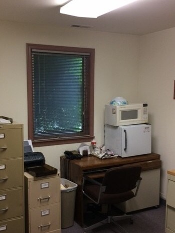 More Photos Of 402 Middletown Blvd, Langhorne Medical For Lease
