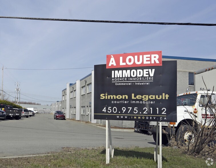 More Photos Of 3100 Rue Joseph-Monier, Terrebonne Warehouse For Lease