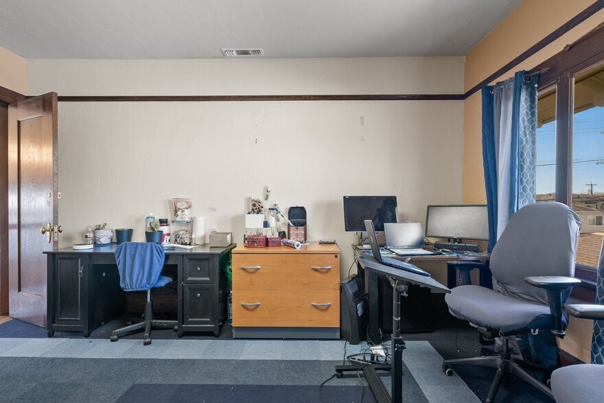 More Photos Of 217 E Lake Ave, Watsonville Office For Sale