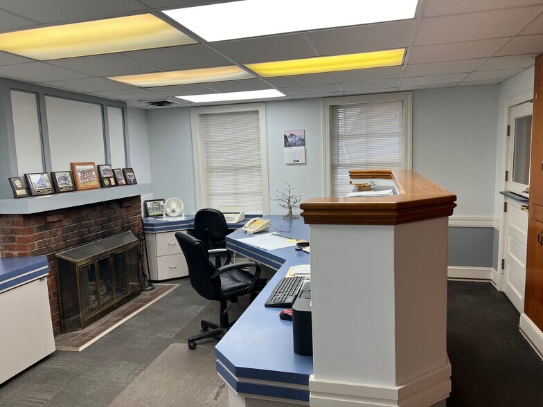 More Photos Of 1110 Dewey St, New Albany Storefront For Sale