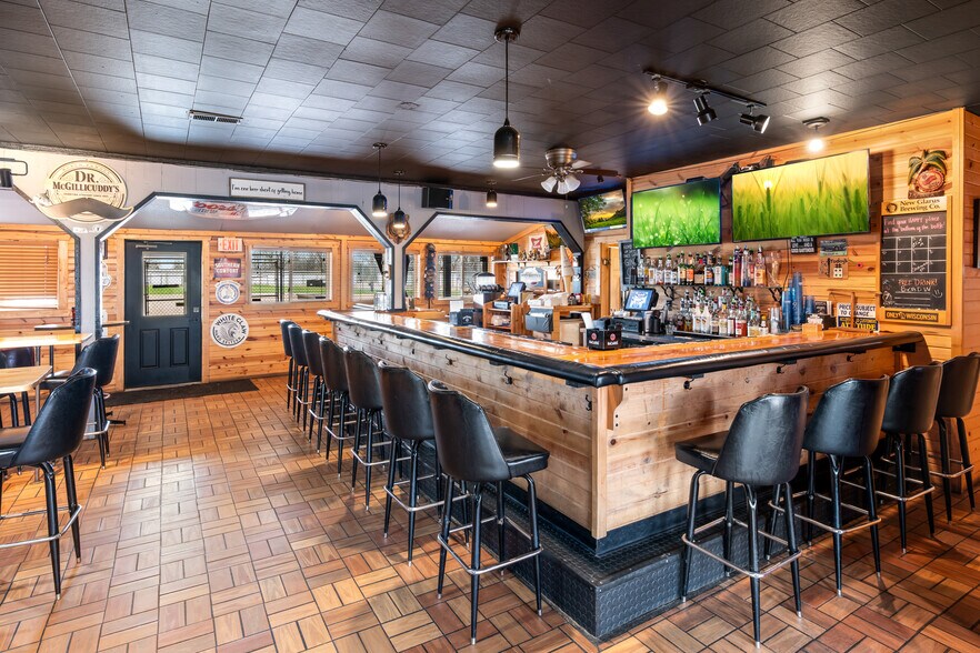 More Photos Of W12010 Rose Eld Rd, Ripon Restaurant For Sale