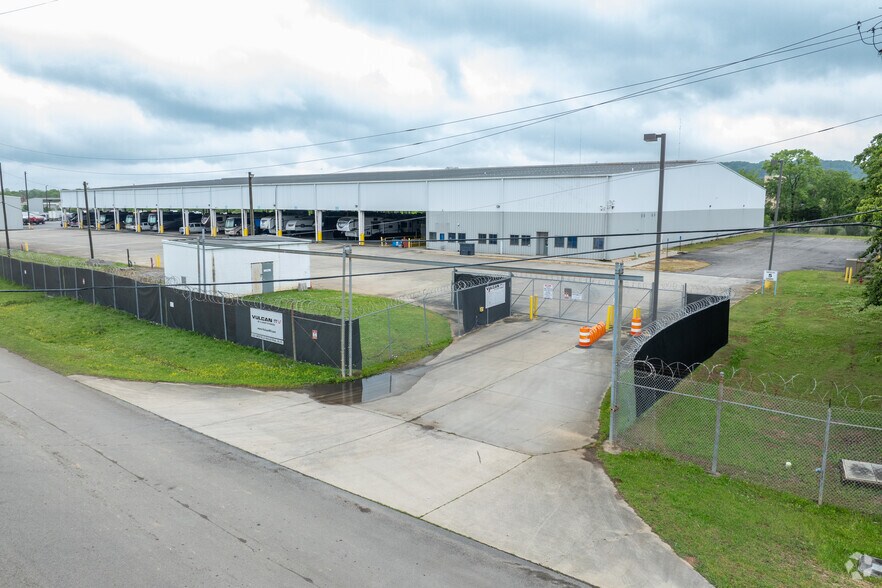 More Photos Of 1523 Midfield Industrial Blvd, Birmingham Distribution For Sale