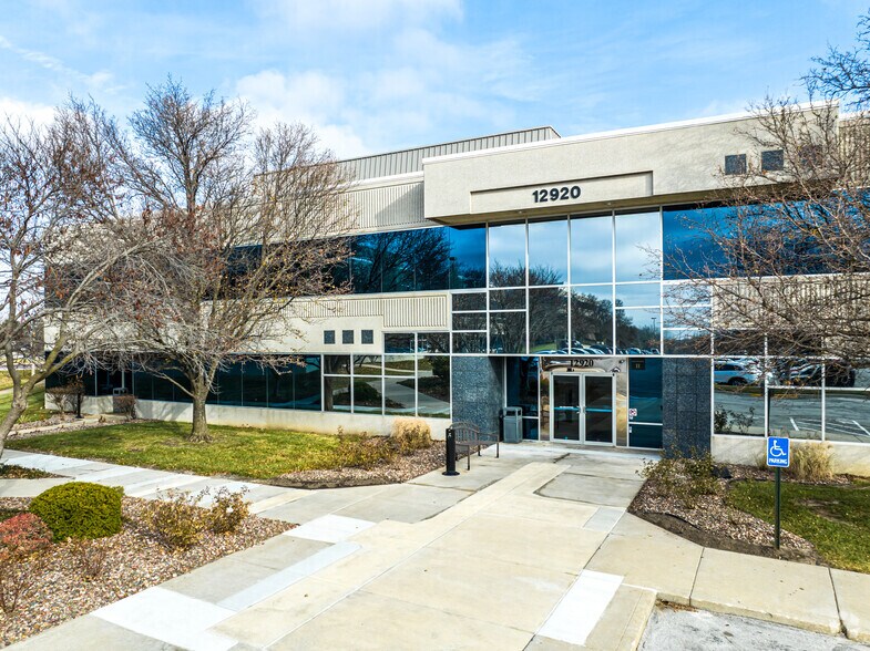 More Photos Of 12980 Metcalf Ave, Overland Park Unknown For Lease