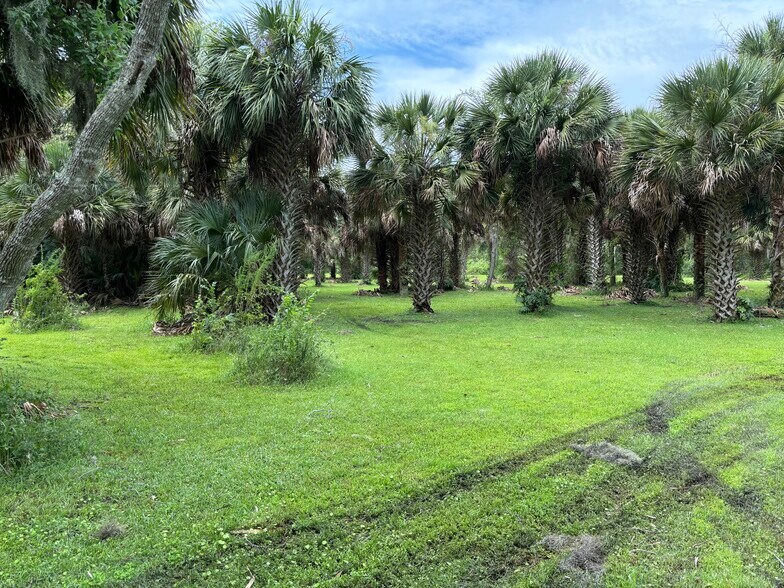 More Photos Of 6001 Bird Island Dr, Lady Lake Lodge Meeting Hall For Sale