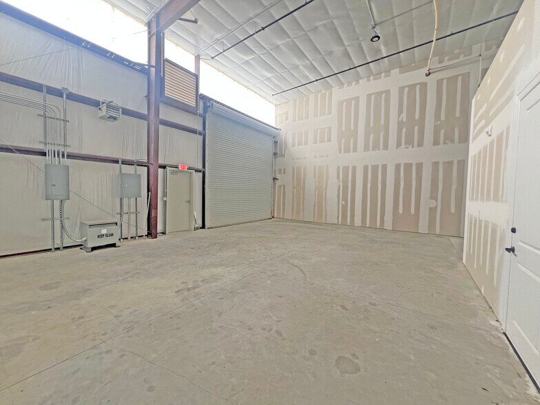 More Photos Of 132 Cane Island Pky, Katy Light Distribution For Sale