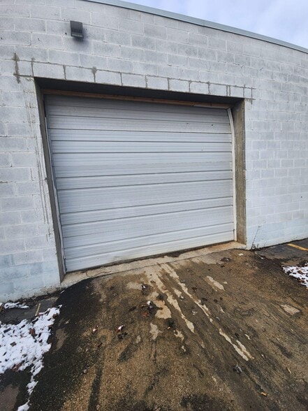 More Photos Of 113-119 Falso Dr, Syracuse Warehouse For Lease
