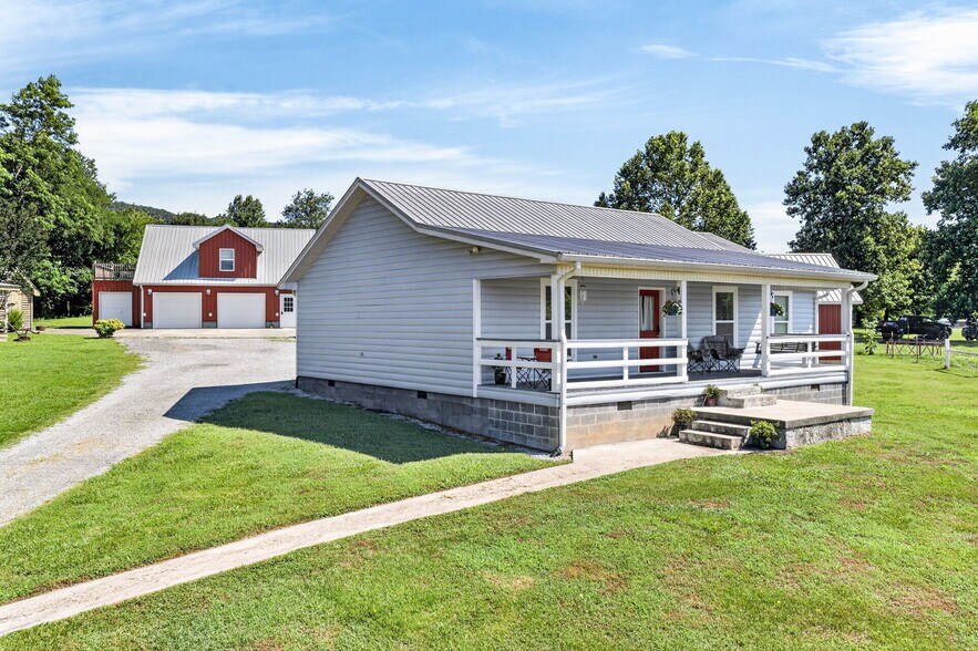 More Photos Of 105 Foothills Rd, Pikeville Multifamily For Sale
