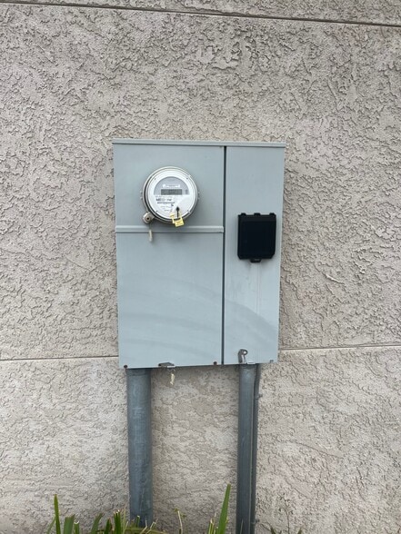 More Photos Of 127 Heron Way, Merced Warehouse For Sale