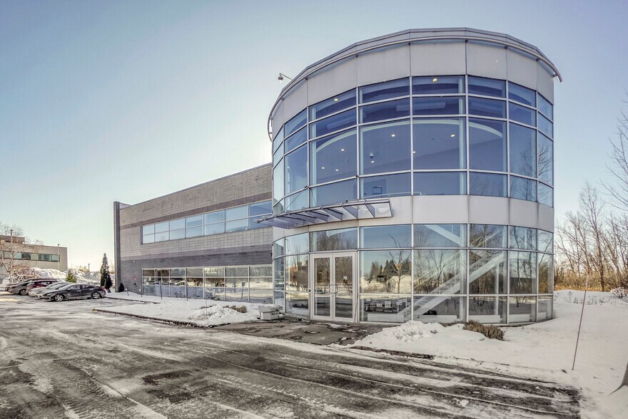 Primary Photo Of 7150 Rue Albert-Einstein, Montréal Office Residential For Lease