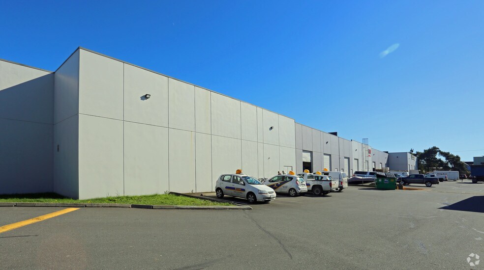 More Photos Of 555 Ardersier Rd, Victoria Warehouse For Lease