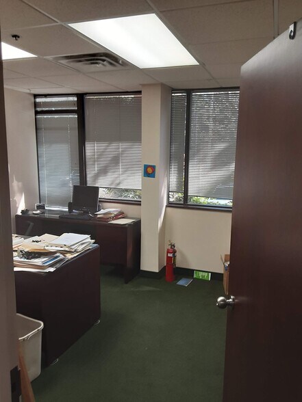 More Photos Of 200 Highpoint Dr, Chalfont Office For Sale