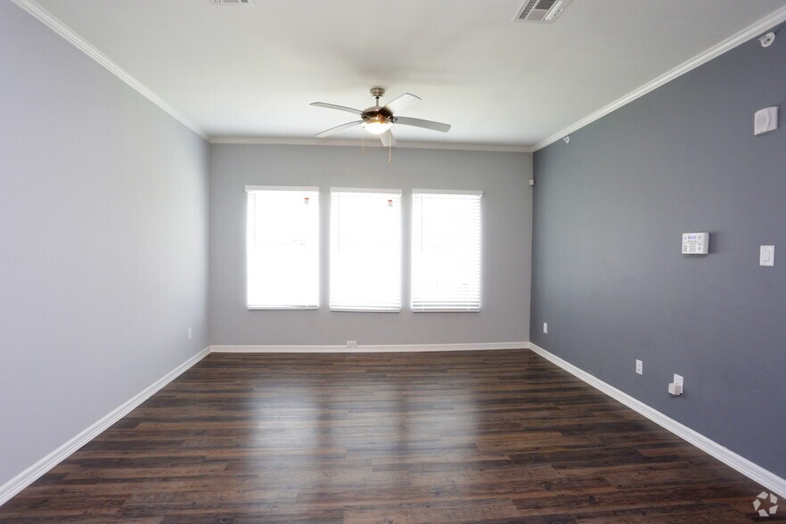 More Photos Of 2604 Avenue K, Bay City Apartments For Sale