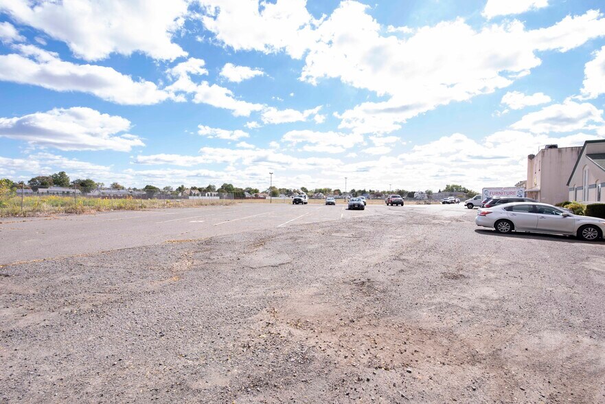 More Photos Of 17-19 S Main St, Manville Loft Creative Space For Lease