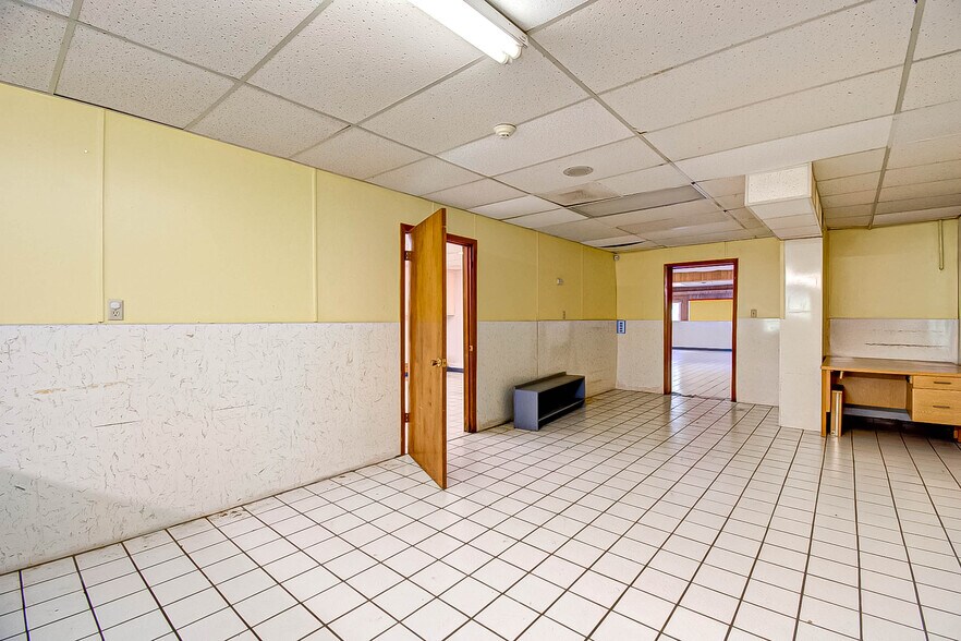 More Photos Of 3019 Dickinson Ave, Dickinson Freestanding For Sale