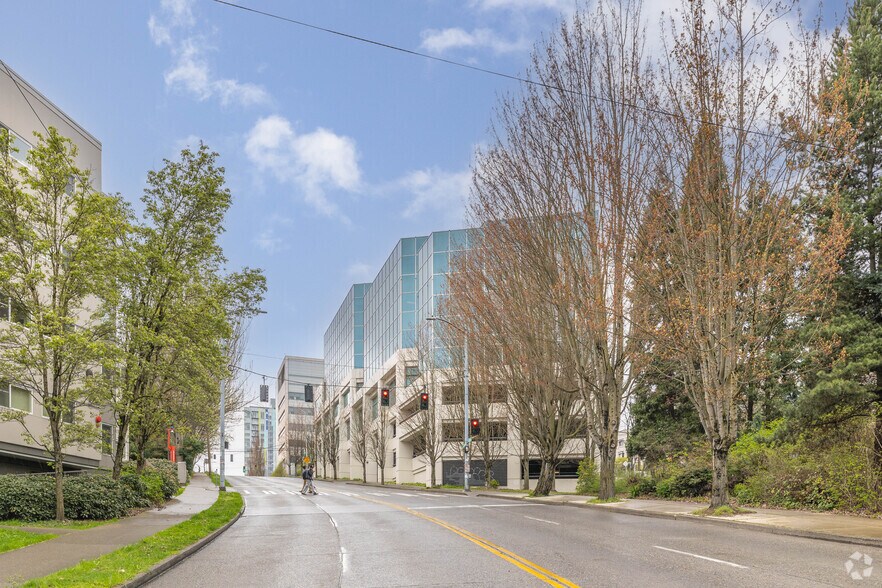 More Photos Of 600 Broadway, Seattle Medical For Lease