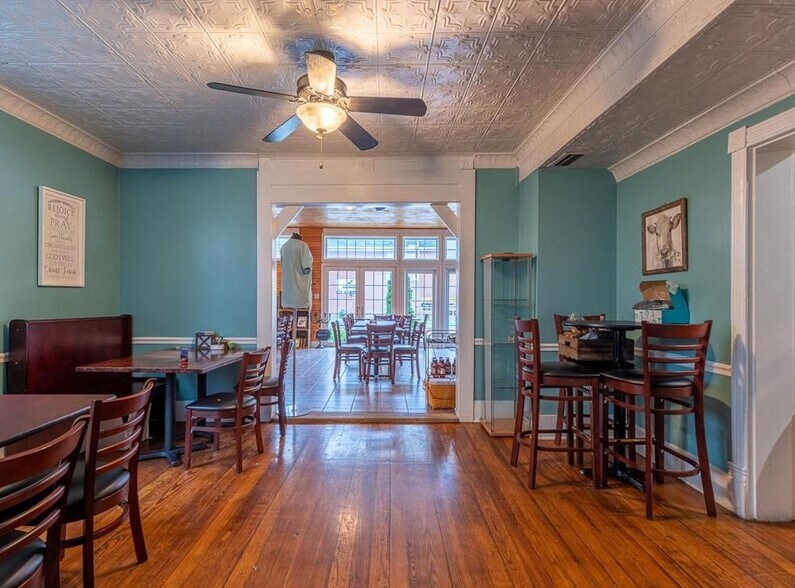 More Photos Of 174 N Washington St, Berkeley Springs Restaurant For Sale