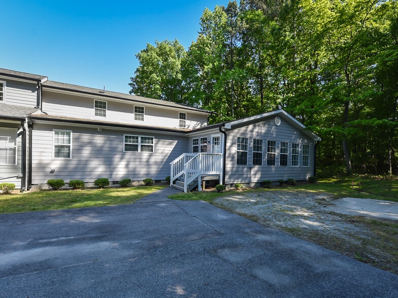 More Photos Of 225 Douglas St, Holly Springs Apartments For Sale