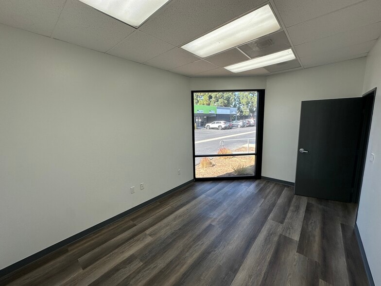 More Photos Of 4040 N Palm St, Fullerton Warehouse For Lease