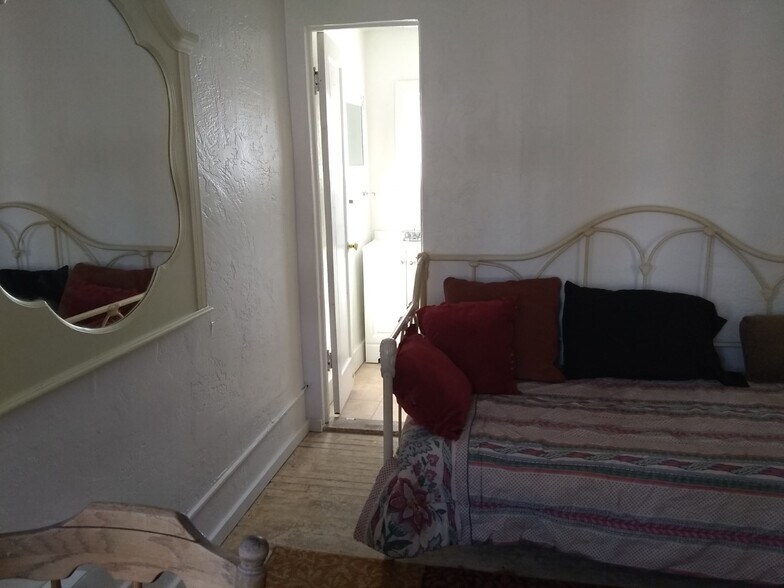 More Photos Of 3401 W Pikes Peak Ave, Colorado Springs Apartments For Sale