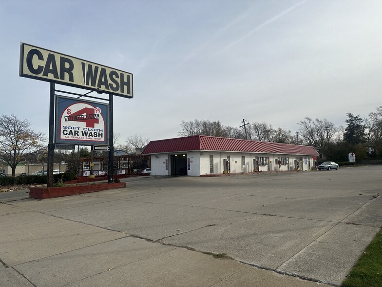 Primary Photo Of 278 E Walton Blvd, Pontiac Carwash For Sale