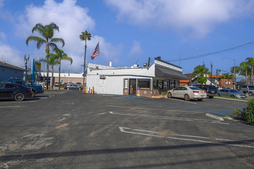 More Photos Of 201 W Whittier Blvd, Montebello Freestanding For Sale