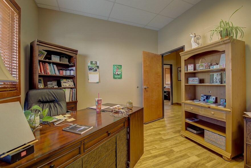 More Photos Of 15530 E Broncos Pky, Centennial Office For Lease