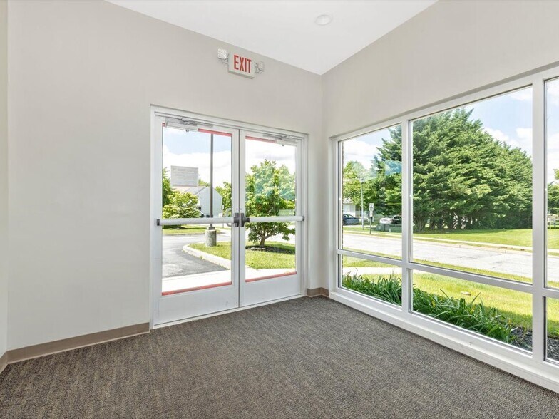 More Photos Of 100 S Main St, Smithsburg Bank For Sale