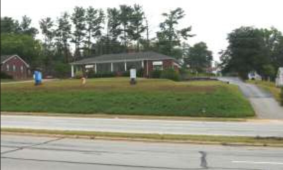 More Photos Of 515 W Wade Hampton Blvd, Greer Office Residential For Lease