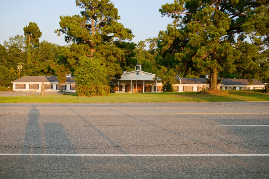 More Photos Of 1712 N Timberland Dr, Lufkin Continuing Care Retirement Community For Sale