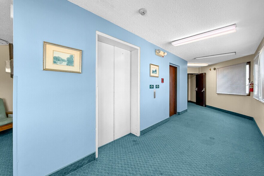 More Photos Of 704 E Mapleleaf Dr, Mount Pleasant Apartments For Sale