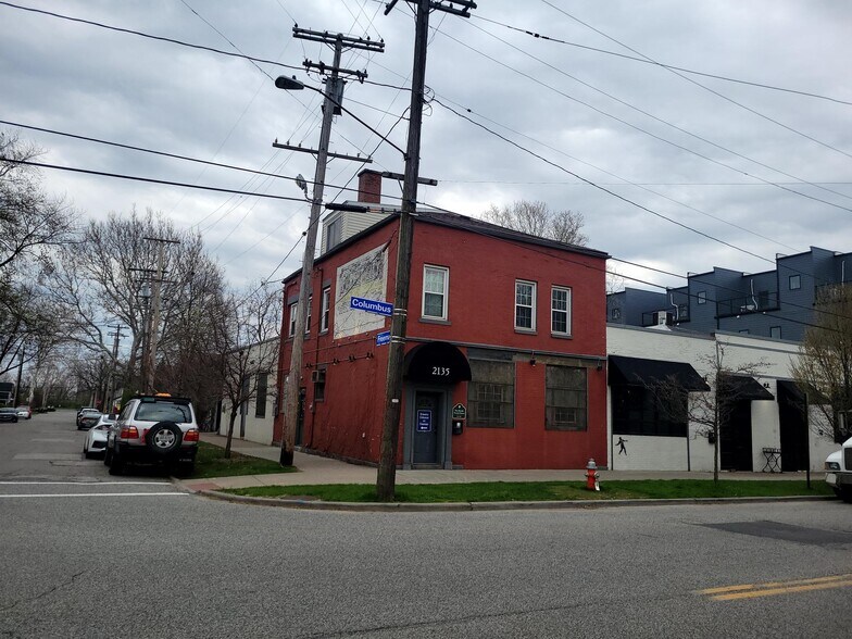 More Photos Of 2135 Columbus Rd, Cleveland Bar For Sale