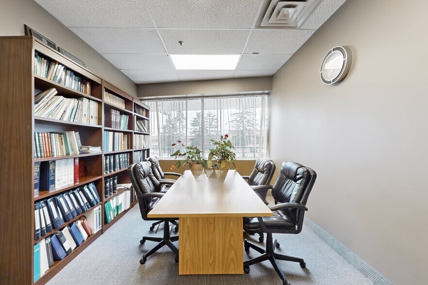 More Photos Of 45 Mcintosh Dr, Markham Office For Sale