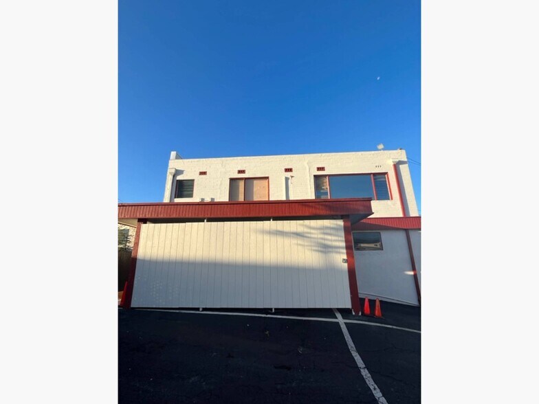 More Photos Of 2130 N King St, Honolulu Freestanding For Lease