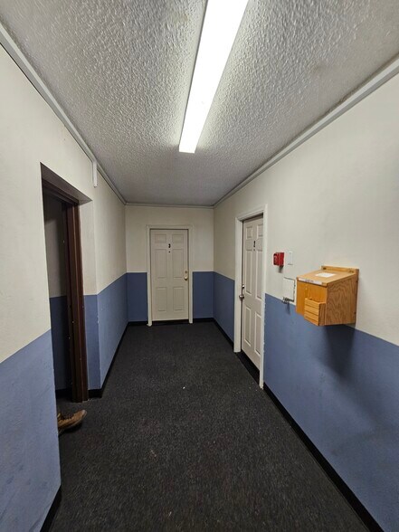 More Photos Of 917 E Main St, Klamath Falls Flex For Sale