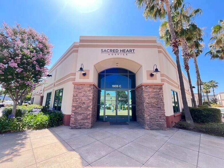 Primary Photo Of 1935 Chicago Ave, Riverside Office For Sale