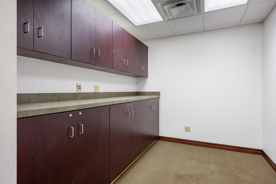 More Photos Of 3855 N Ocoee St, Cleveland Office For Sale