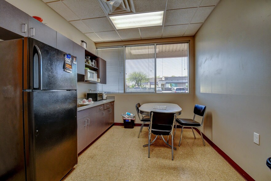More Photos Of 15288 W Brookside Ln, Surprise Office For Lease