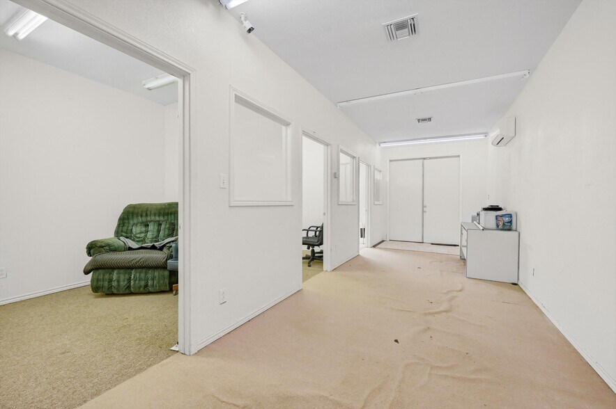 More Photos Of 18987 W US Highway 82, Sherman Industrial For Sale