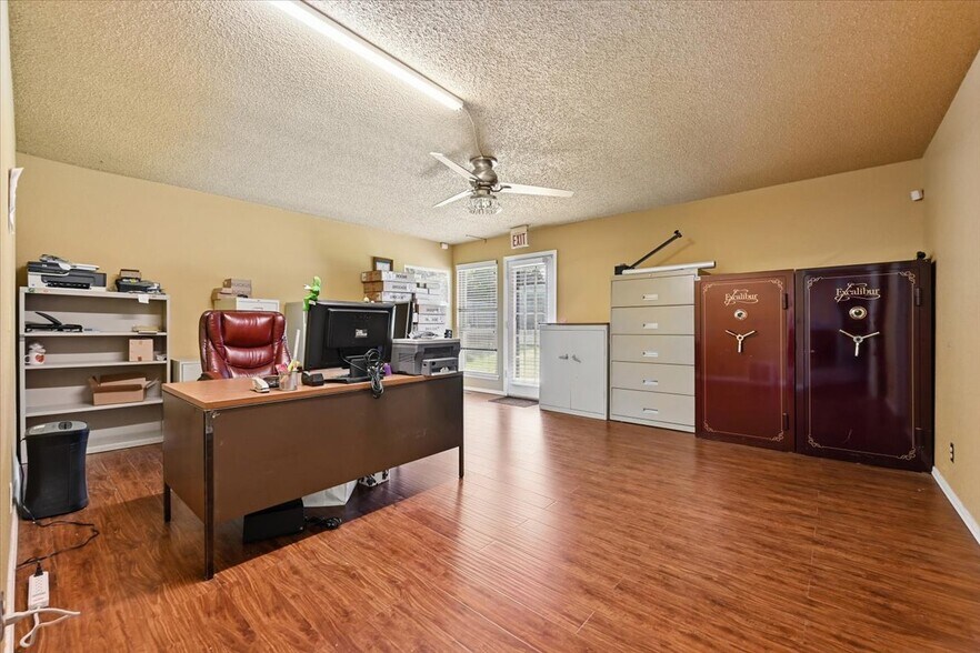 More Photos Of 4940 E 73rd St, Tulsa Office For Sale