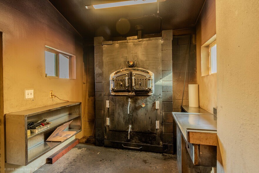 More Photos Of 3710 Waterwood Pass, Elmendorf Restaurant For Sale