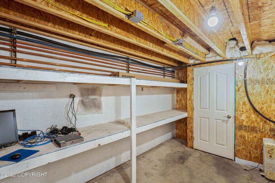 More Photos Of 36142 Pine St, Soldotna Light Manufacturing For Sale