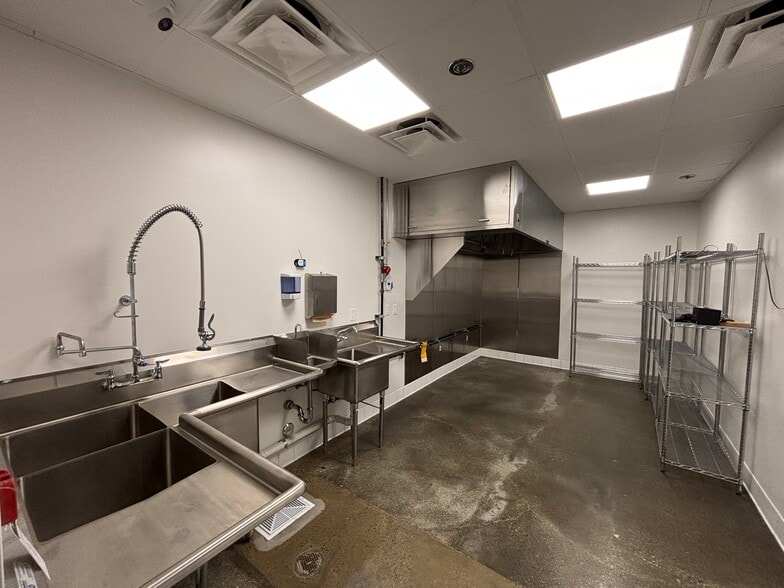 More Photos Of 17531 Griffin Ln, Huntington Beach Food Processing For Sale