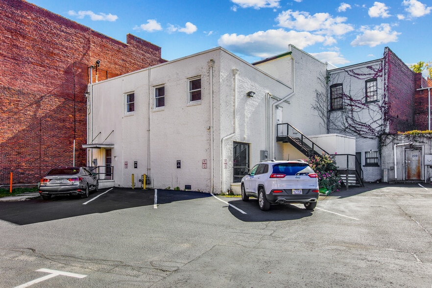 More Photos Of 214 Hay St, Fayetteville Storefront Retail Office For Lease