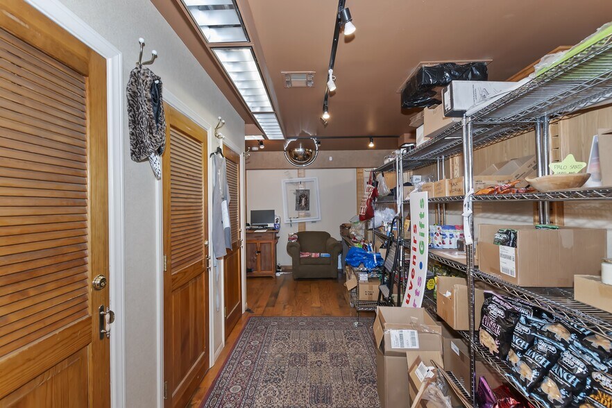 More Photos Of 40728 Village Dr, Big Bear Lake Storefront For Sale