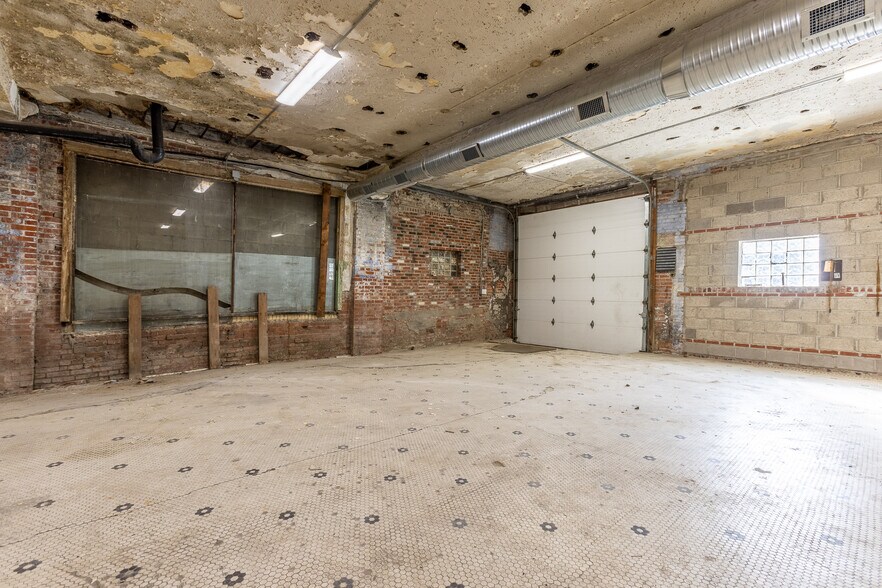 More Photos Of 401 E Warrington Ave, Pittsburgh Manufacturing For Lease
