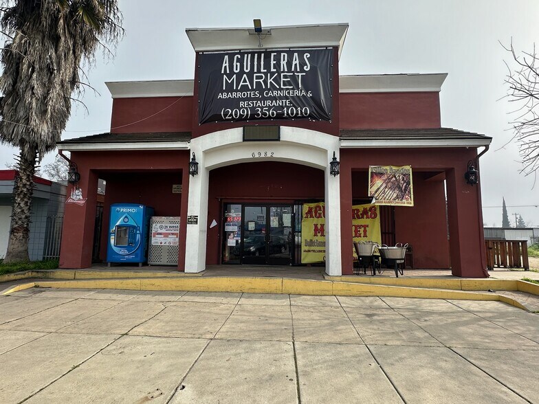 Primary Photo Of 6982 N Winton Way, Winton General Retail For Sale