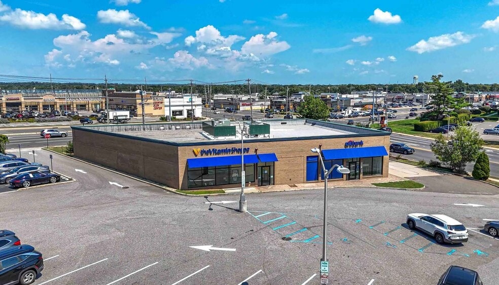 Primary Photo Of 502 Old Country Rd, Garden City Freestanding For Sale