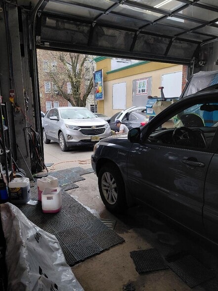More Photos Of 327 Anderson Ave, Fairview Auto Repair For Sale