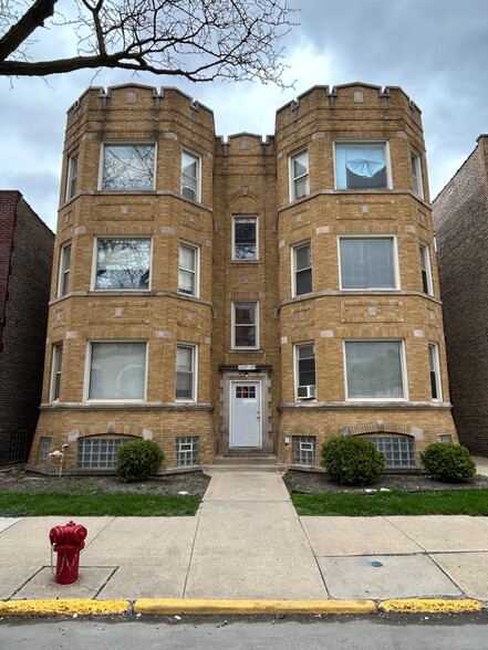 Primary Photo Of 11327 S King Dr, Chicago Apartments For Sale